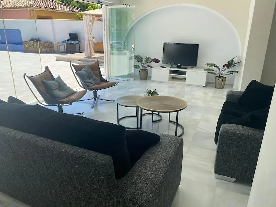 Sunny Villa Mijas With Large Pool Free Parking Málaga